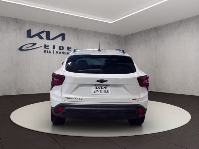 2024 Summit White Chevrolet Trax 2RS FWD SUV