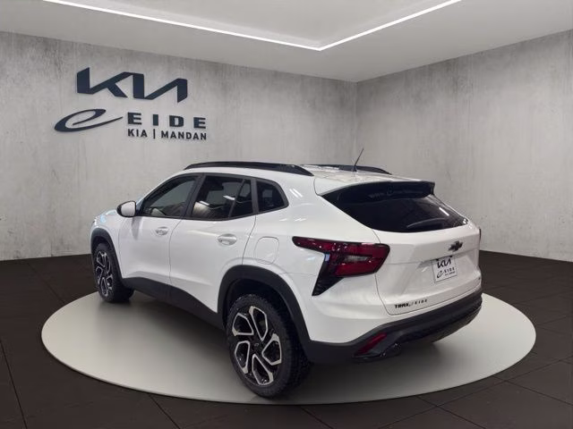 2024 Summit White Chevrolet Trax 2RS FWD SUV