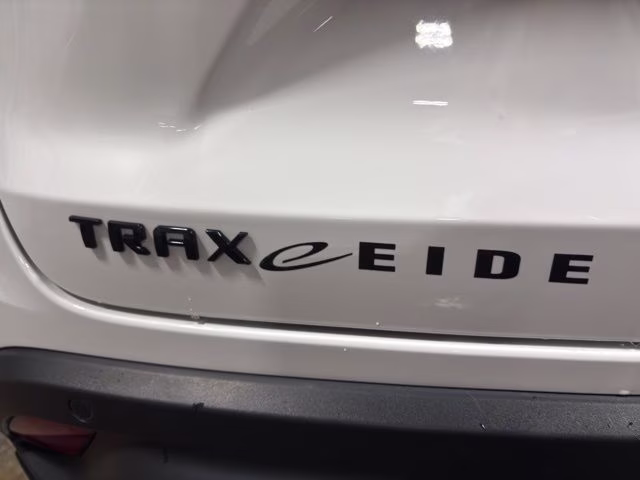 2024 Summit White Chevrolet Trax 2RS FWD SUV