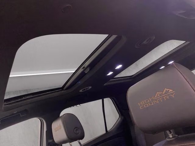 2024 Mosaic Black Metallic Chevrolet Traverse Limited High Country AWD SUV