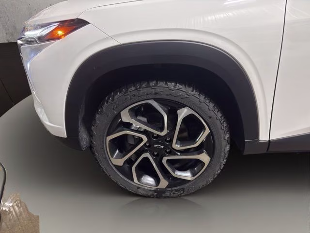 2024 Summit White Chevrolet Trax 2RS FWD SUV