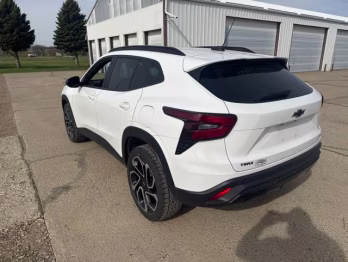 2024 Summit White Chevrolet Trax 2RS FWD SUV
