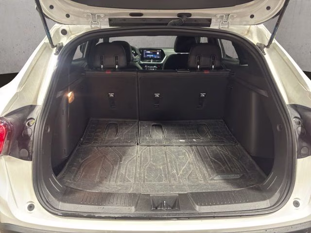 2024 Summit White Chevrolet Trax 2RS FWD SUV