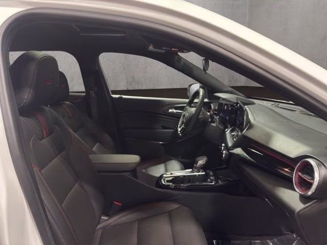 2024 Summit White Chevrolet Trax 2RS FWD SUV