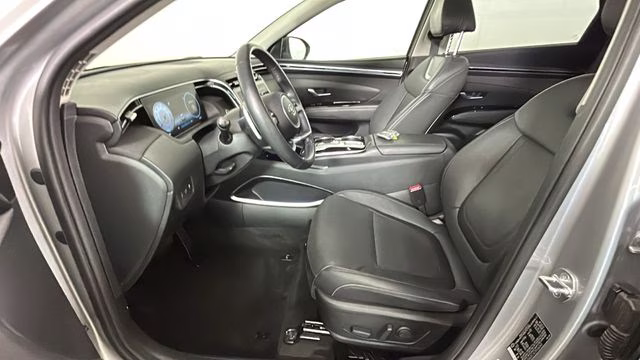 2023 Shimmering Silver Hyundai Tucson Limited AWD SUV