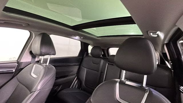 2023 Shimmering Silver Hyundai Tucson Limited AWD SUV