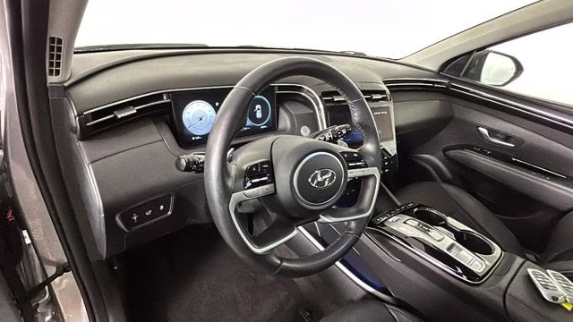 2023 Shimmering Silver Hyundai Tucson Limited AWD SUV