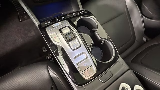 2023 Shimmering Silver Hyundai Tucson Limited AWD SUV