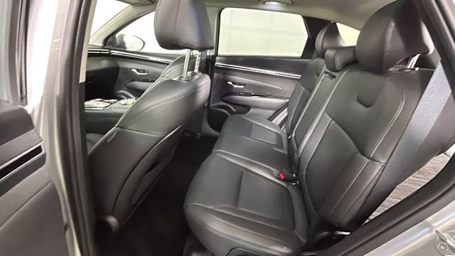 2023 Shimmering Silver Hyundai Tucson Limited AWD SUV