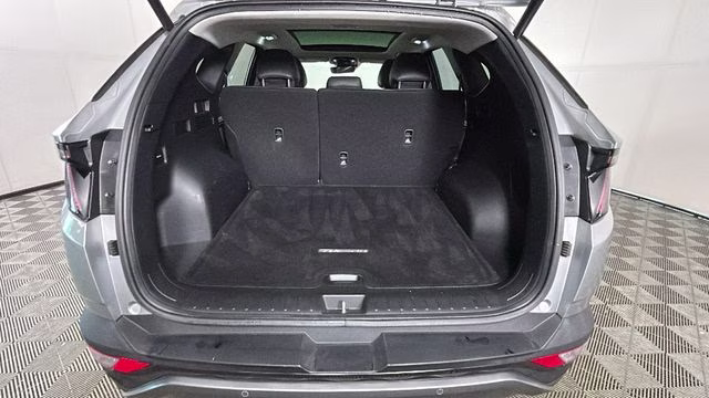 2023 Shimmering Silver Hyundai Tucson Limited AWD SUV