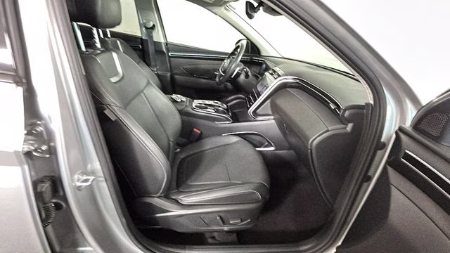 2023 Shimmering Silver Hyundai Tucson Limited AWD SUV