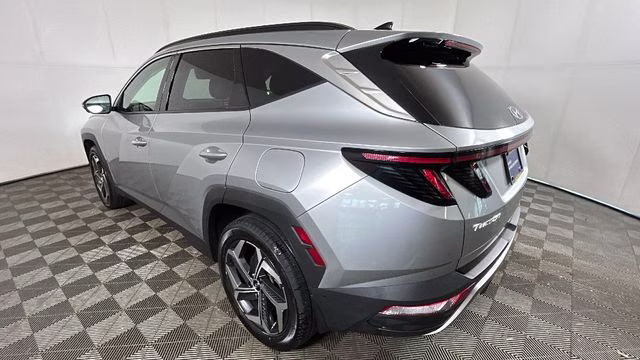 2023 Shimmering Silver Hyundai Tucson Limited AWD SUV