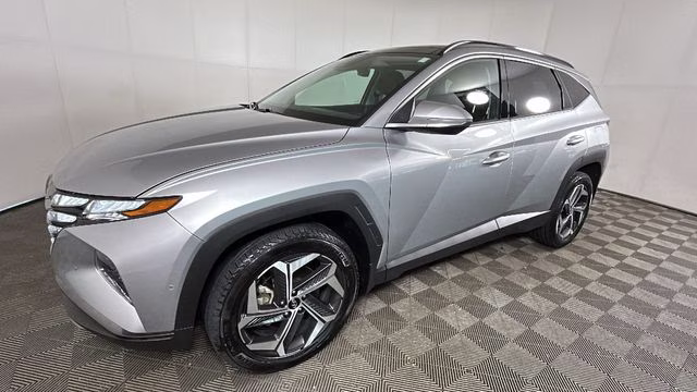 2023 Shimmering Silver Hyundai Tucson Limited AWD SUV