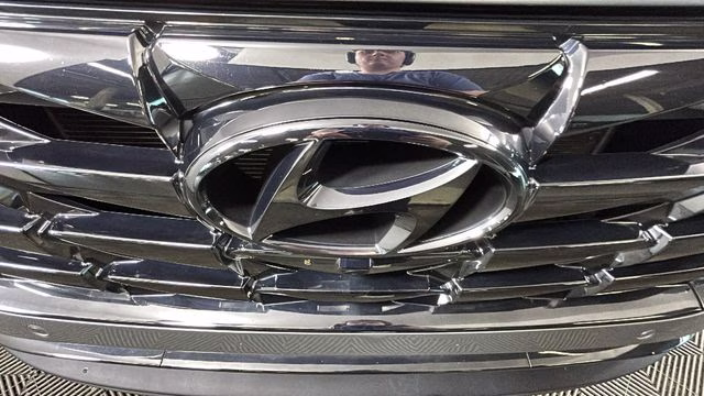 2023 Shimmering Silver Hyundai Tucson Limited AWD SUV