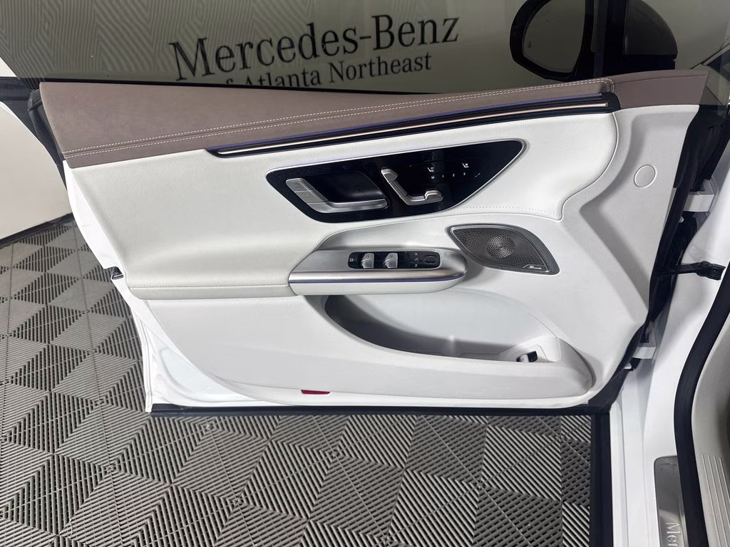 2023 MANUFAKTUR Moonlight White Metallic Mercedes-Benz EQE 350+ Sedan RWD Sedan