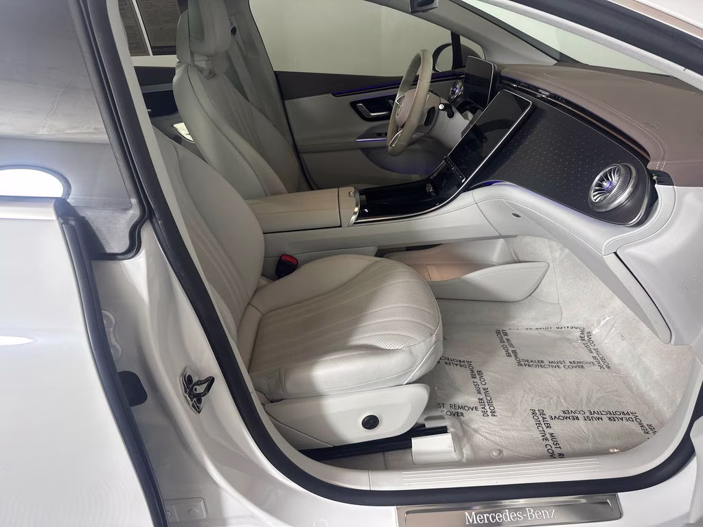 2023 MANUFAKTUR Moonlight White Metallic Mercedes-Benz EQE 350+ Sedan RWD Sedan