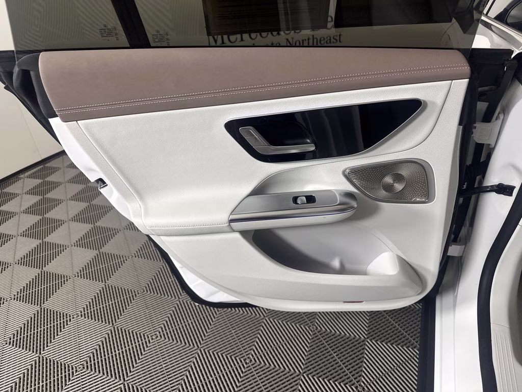 2023 MANUFAKTUR Moonlight White Metallic Mercedes-Benz EQE 350+ Sedan RWD Sedan