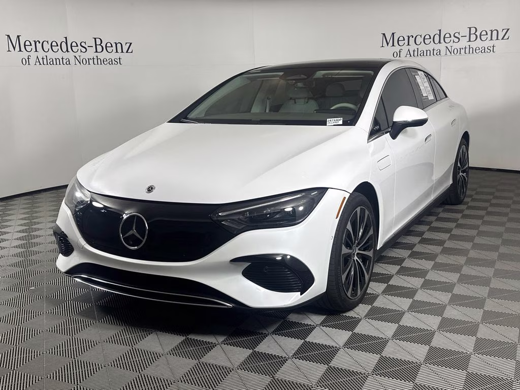 2023 MANUFAKTUR Moonlight White Metallic Mercedes-Benz EQE 350+ Sedan RWD Sedan