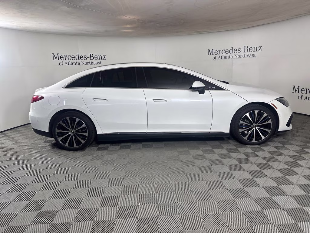 2023 MANUFAKTUR Moonlight White Metallic Mercedes-Benz EQE 350+ Sedan RWD Sedan