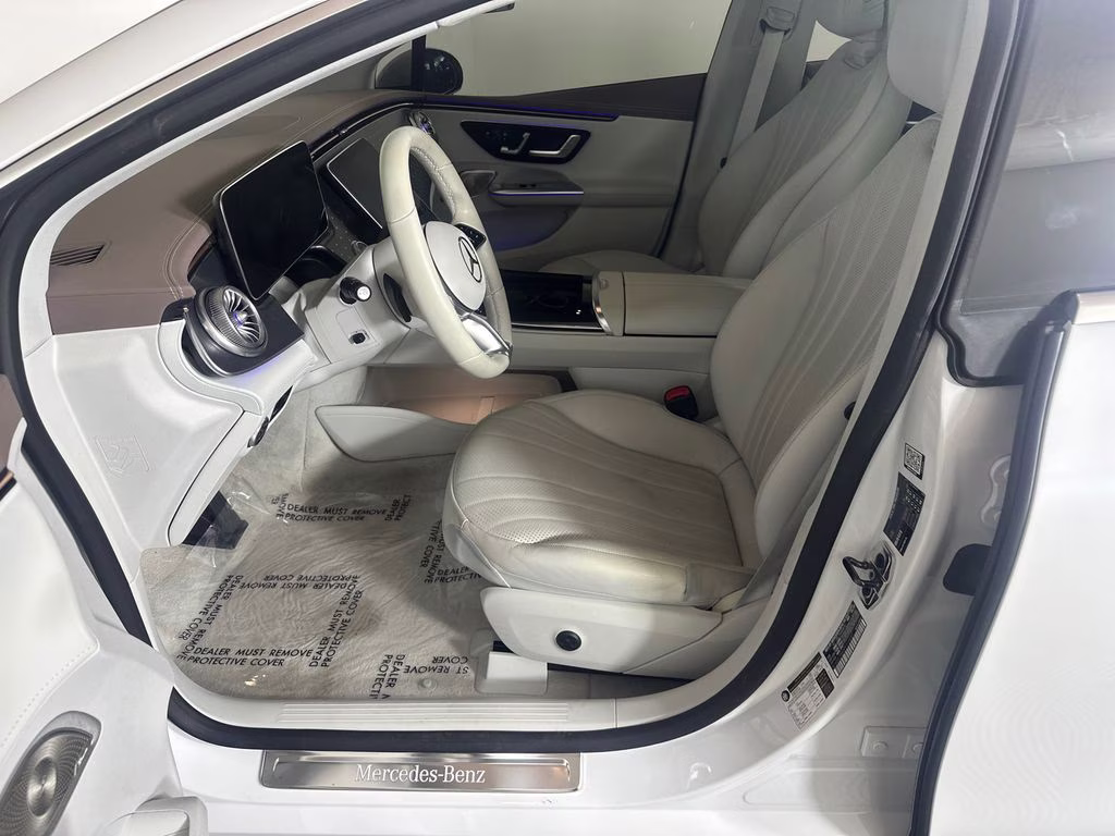 2023 MANUFAKTUR Moonlight White Metallic Mercedes-Benz EQE 350+ Sedan RWD Sedan