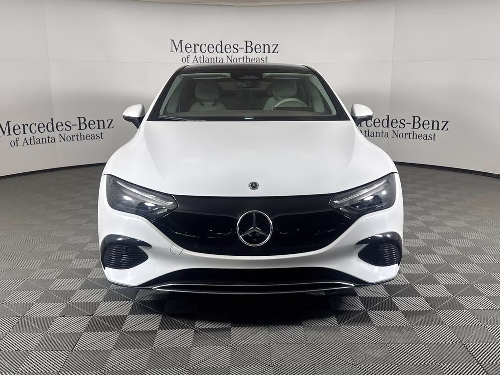 2023 MANUFAKTUR Moonlight White Metallic Mercedes-Benz EQE 350+ Sedan RWD Sedan