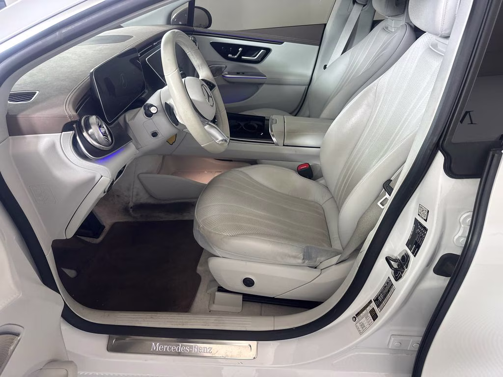 2023 MANUFAKTUR Moonlight White Metallic Mercedes-Benz EQE 350+ Sedan RWD Sedan
