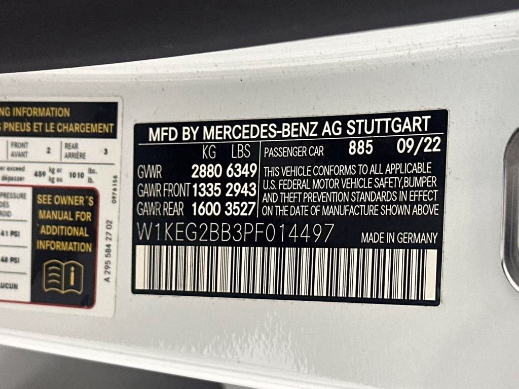 2023 MANUFAKTUR Moonlight White Metallic Mercedes-Benz EQE 350+ Sedan RWD Sedan
