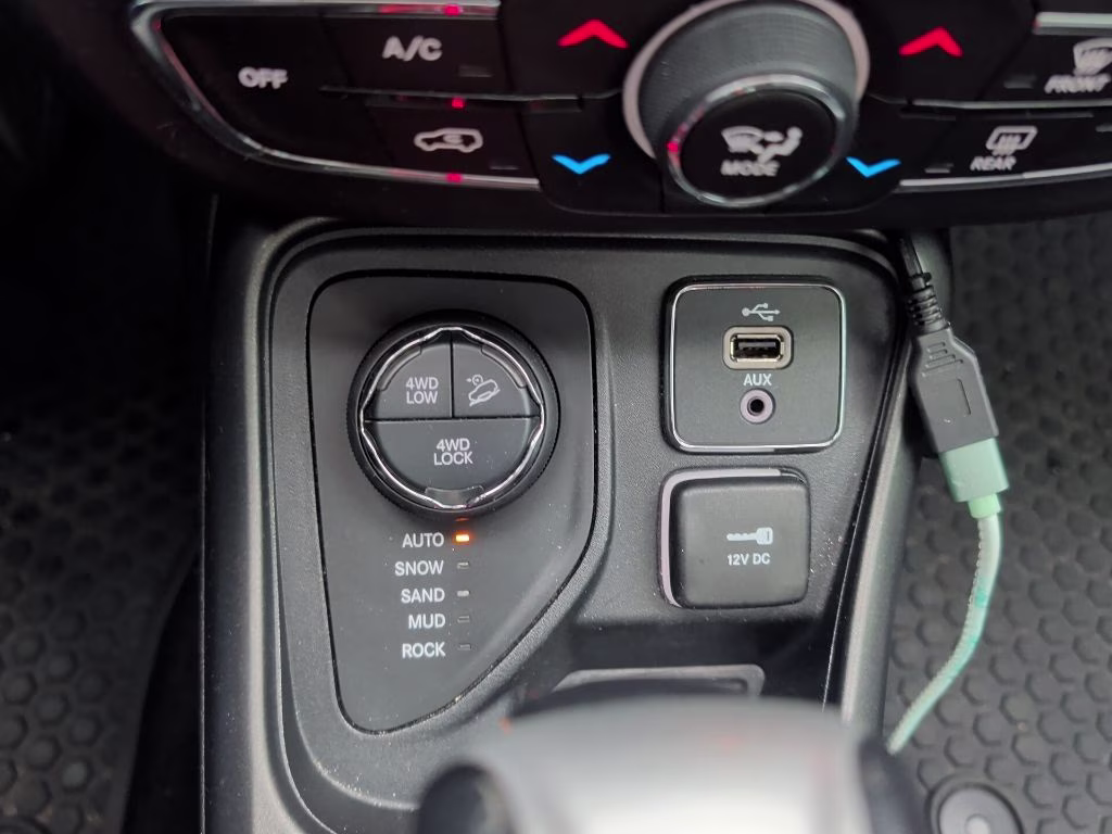 2018 White Clearcoat Jeep Compass Trailhawk 4X4 SUV