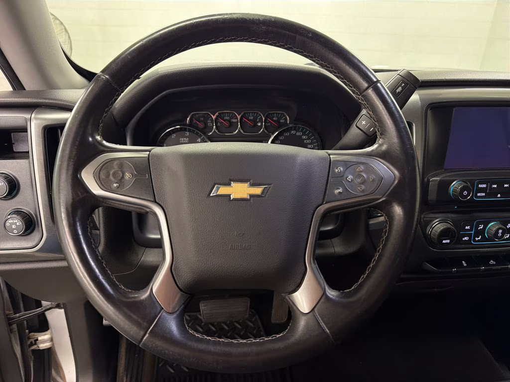 2017 Silver Ice Metallic Chevrolet Silverado 1500 LT 4X4 Truck