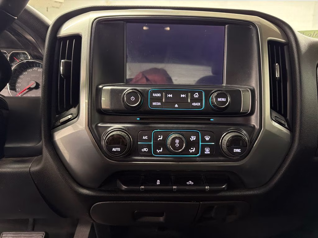 2017 Silver Ice Metallic Chevrolet Silverado 1500 LT 4X4 Truck