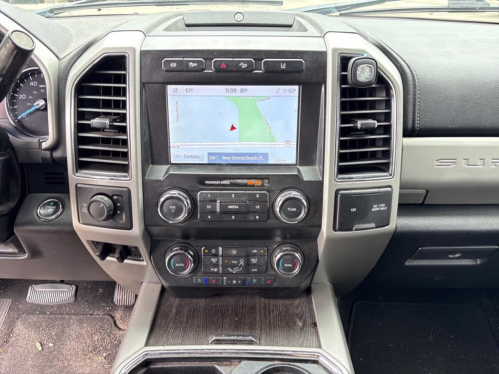 2020 Black Metallic Ford Super Duty F-250 SRW Lariat 4X4 Truck