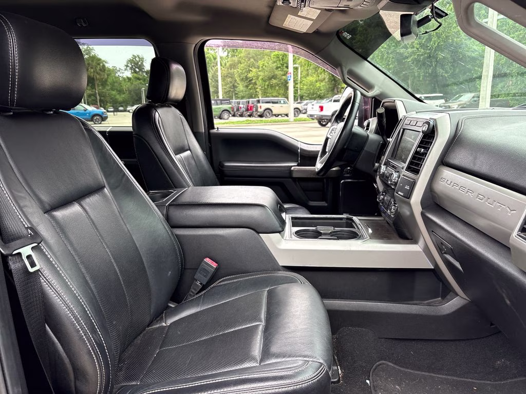 2020 Black Metallic Ford Super Duty F-250 SRW Lariat 4X4 Truck
