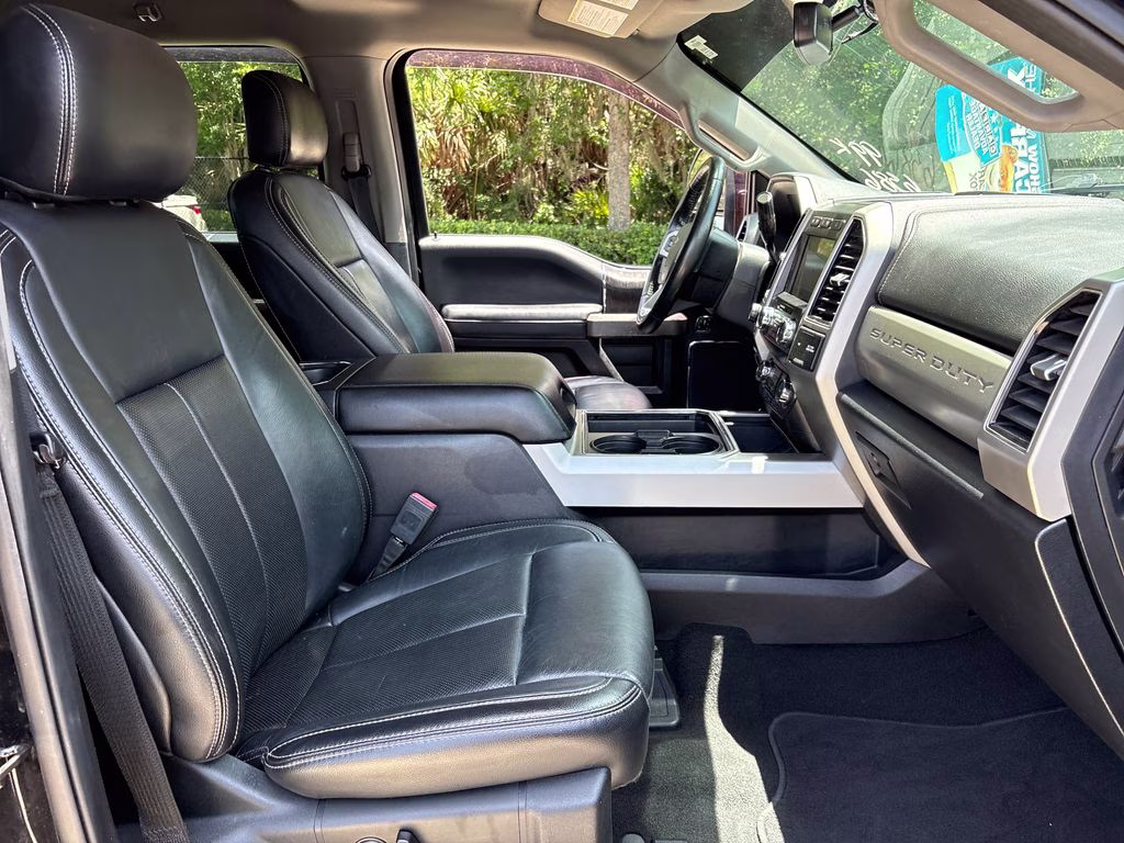 2020 Black Metallic Ford Super Duty F-250 SRW Lariat 4X4 Truck