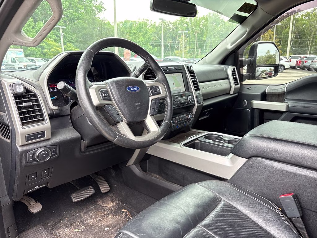 2020 Black Metallic Ford Super Duty F-250 SRW Lariat 4X4 Truck