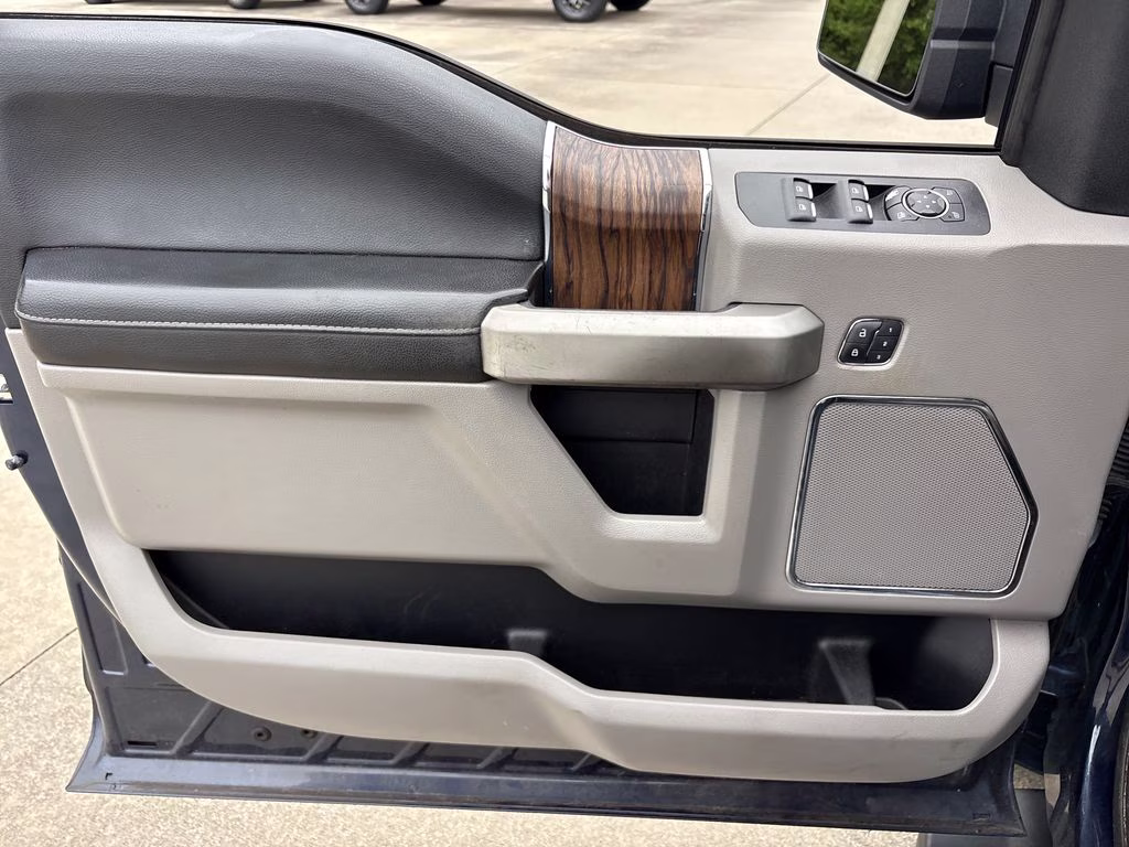 2019 Blue Ford F-150 Lariat 4X4 Truck
