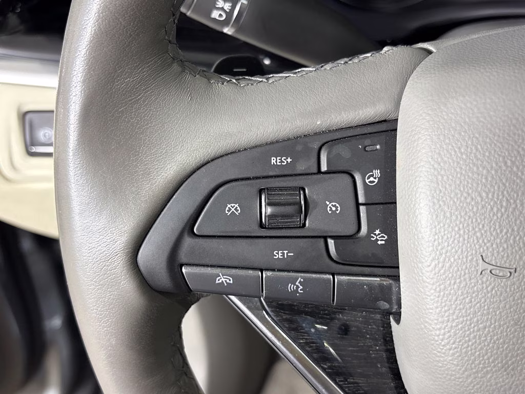 2024 Argent Silver Metallic Cadillac XT6 Premium Luxury FWD SUV
