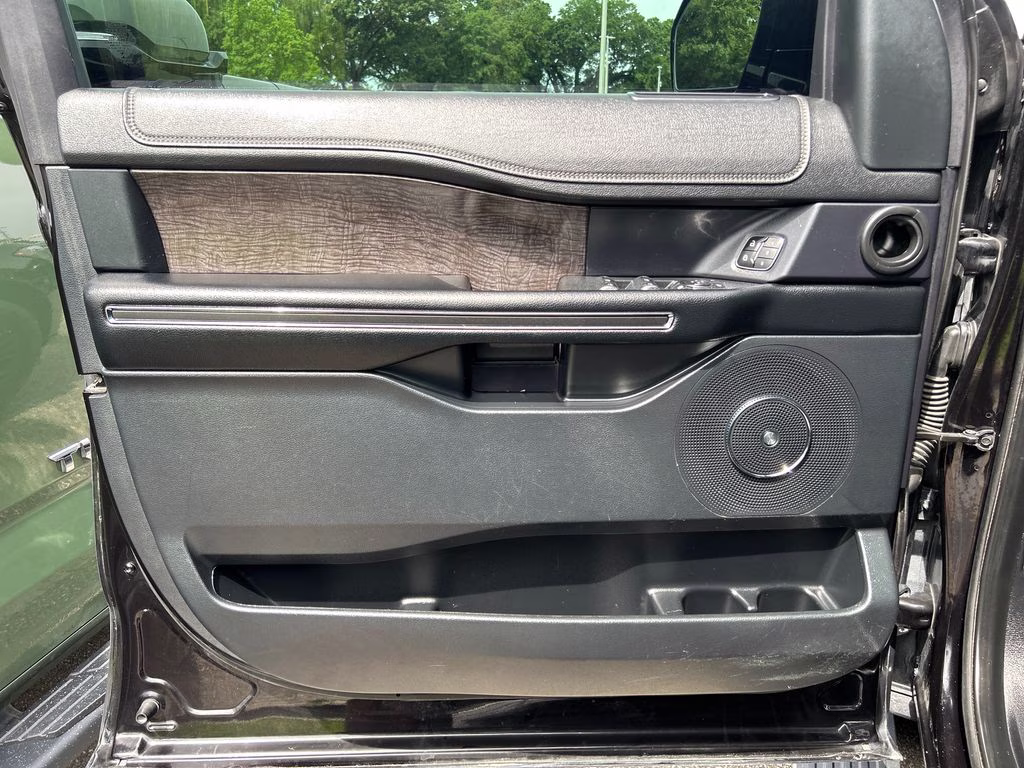 2021 Agate Black Metallic Ford Expedition Max Limited RWD SUV