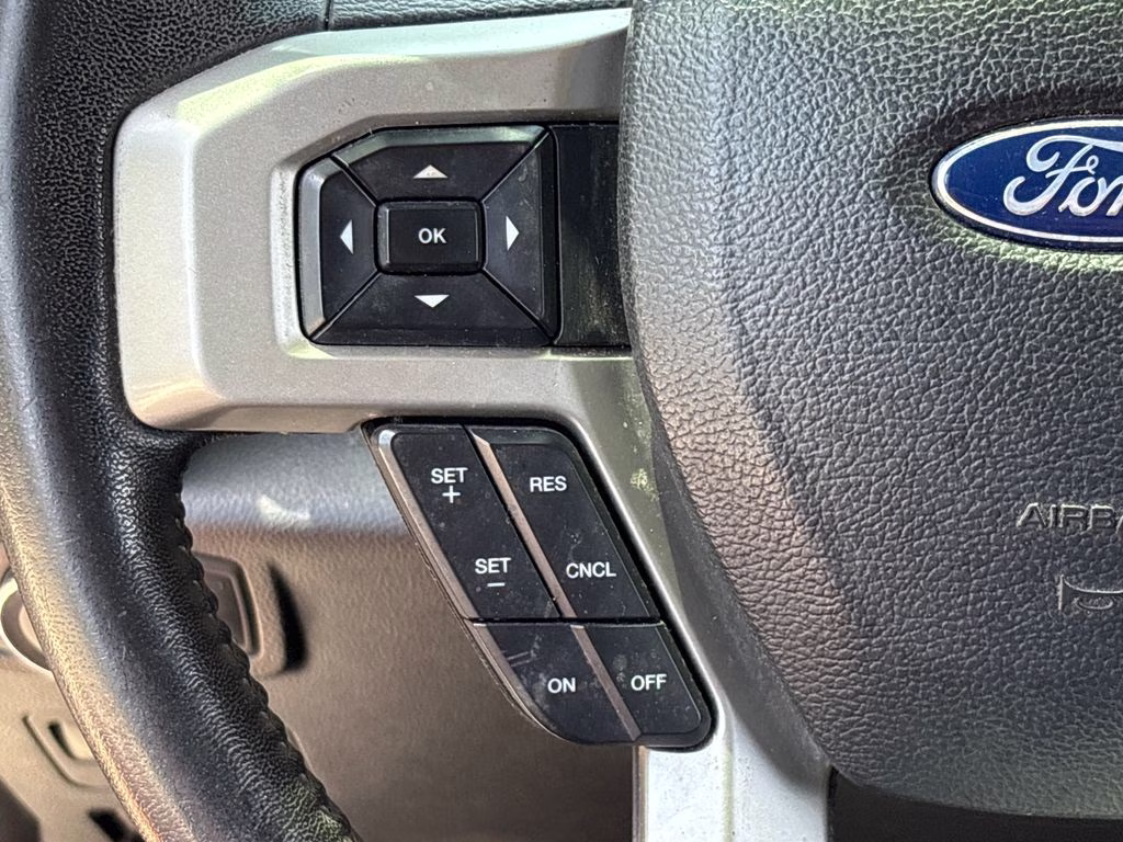 2020 Black Metallic Ford Super Duty F-250 SRW Lariat 4X4 Truck