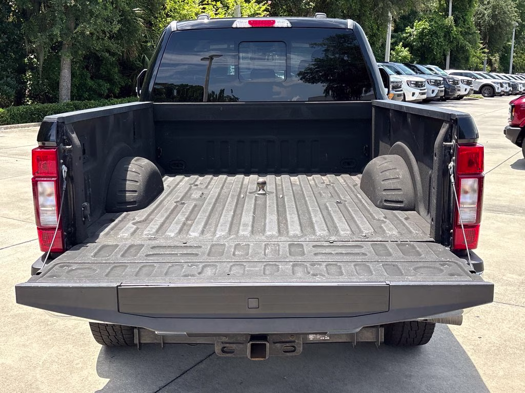 2020 Black Metallic Ford Super Duty F-250 SRW Lariat 4X4 Truck