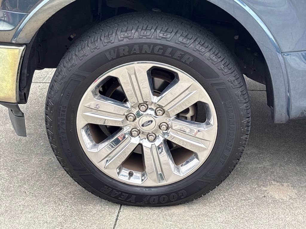 2019 Blue Ford F-150 Lariat 4X4 Truck