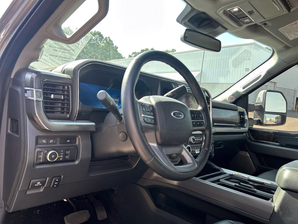 2024 Iconic Silver Metallic Ford Super Duty F-250 SRW Lariat 4X4 Truck