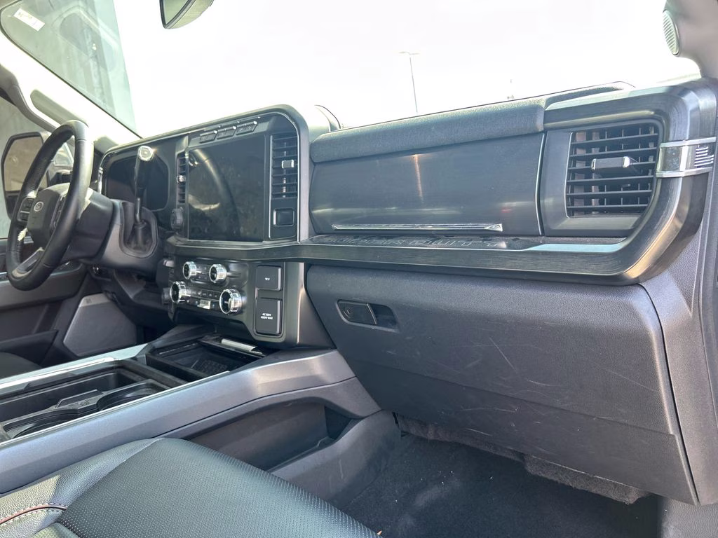 2024 Iconic Silver Metallic Ford Super Duty F-250 SRW Lariat 4X4 Truck