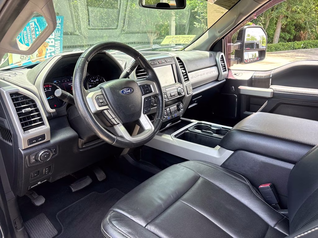 2020 Black Metallic Ford Super Duty F-250 SRW Lariat 4X4 Truck