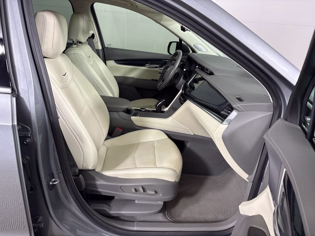 2024 Argent Silver Metallic Cadillac XT6 Premium Luxury FWD SUV