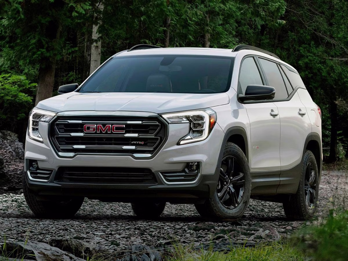2024 Sterling Metallic GMC Terrain SLE FWD SUV