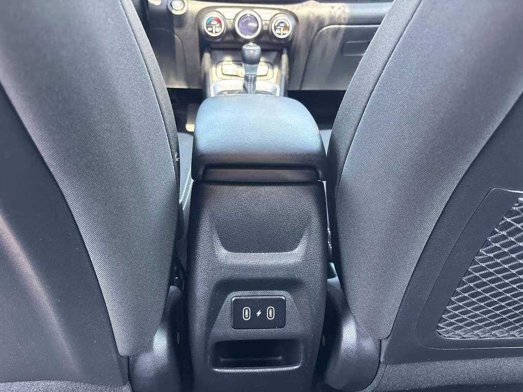 2025 Onyx Black Hyundai Venue SEL FWD SUV