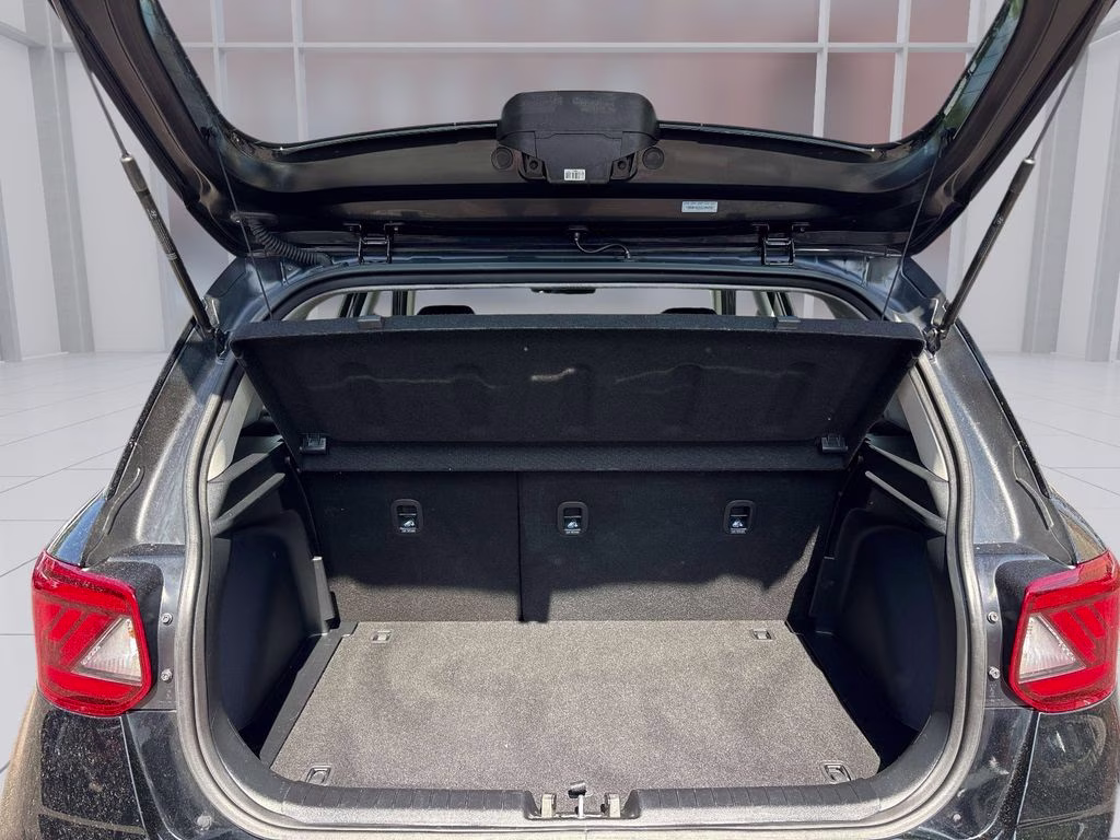 2025 Onyx Black Hyundai Venue SEL FWD SUV
