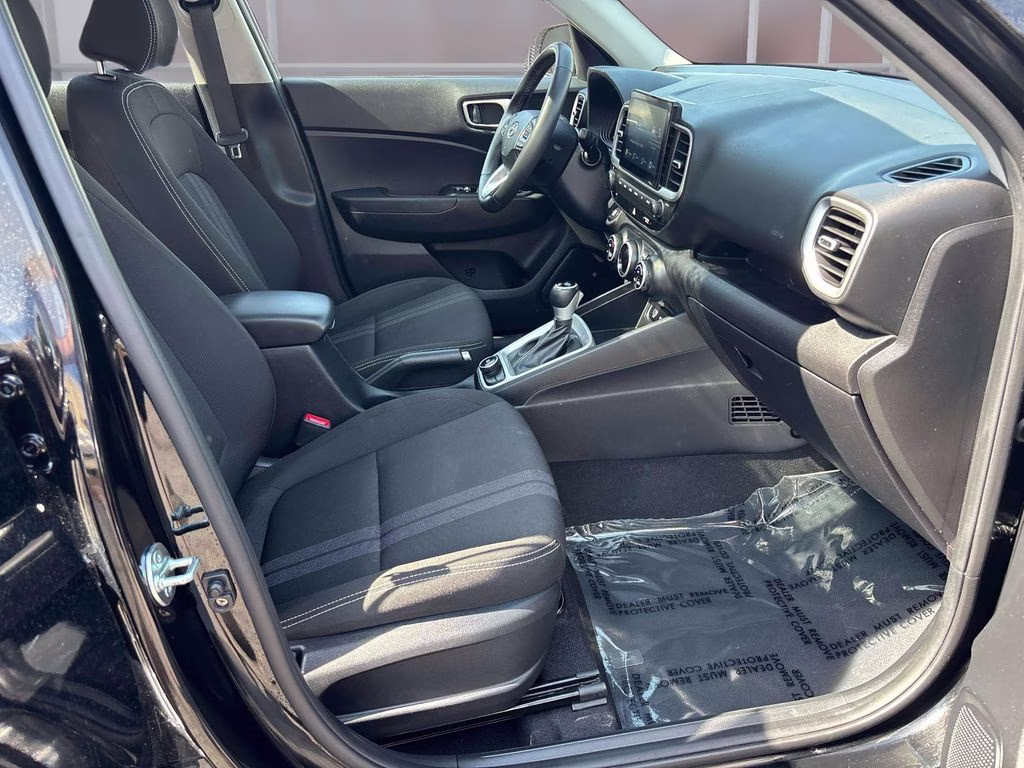 2025 Onyx Black Hyundai Venue SEL FWD SUV