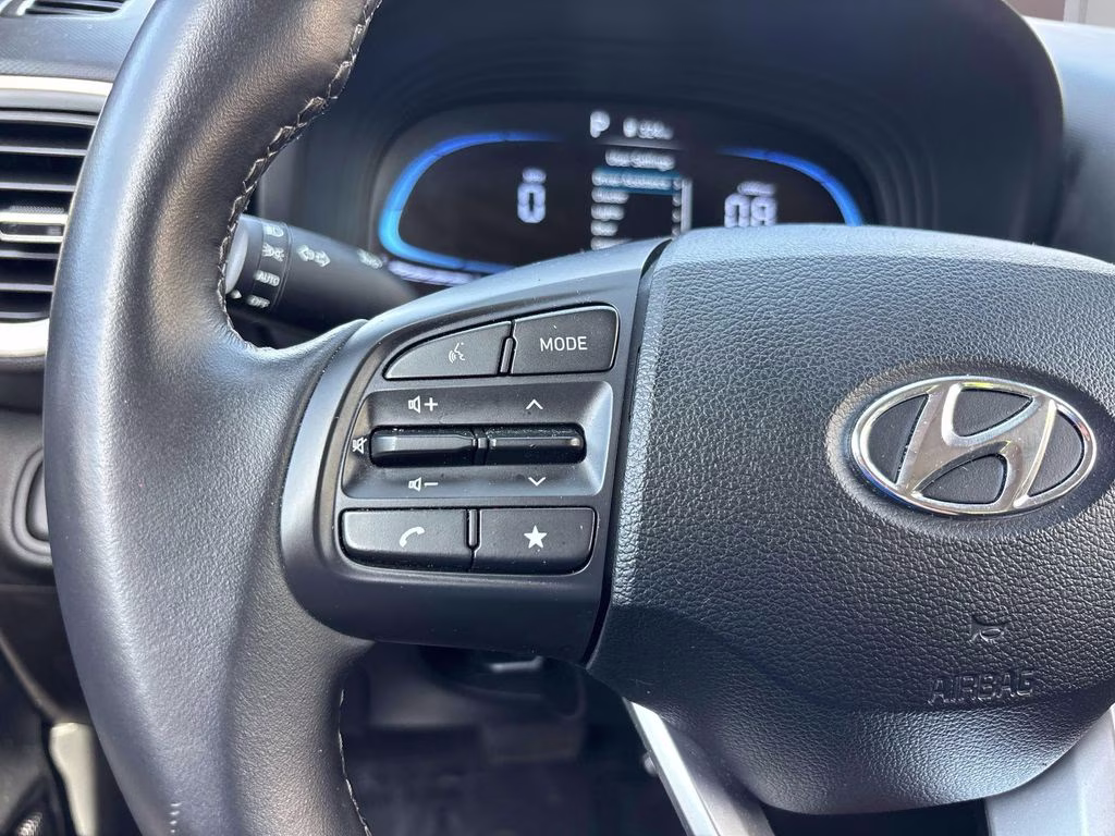 2025 Onyx Black Hyundai Venue SEL FWD SUV