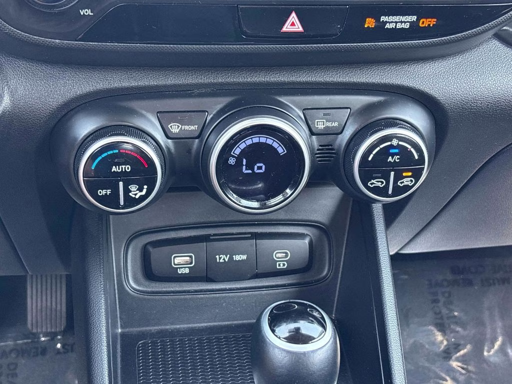 2025 Onyx Black Hyundai Venue SEL FWD SUV